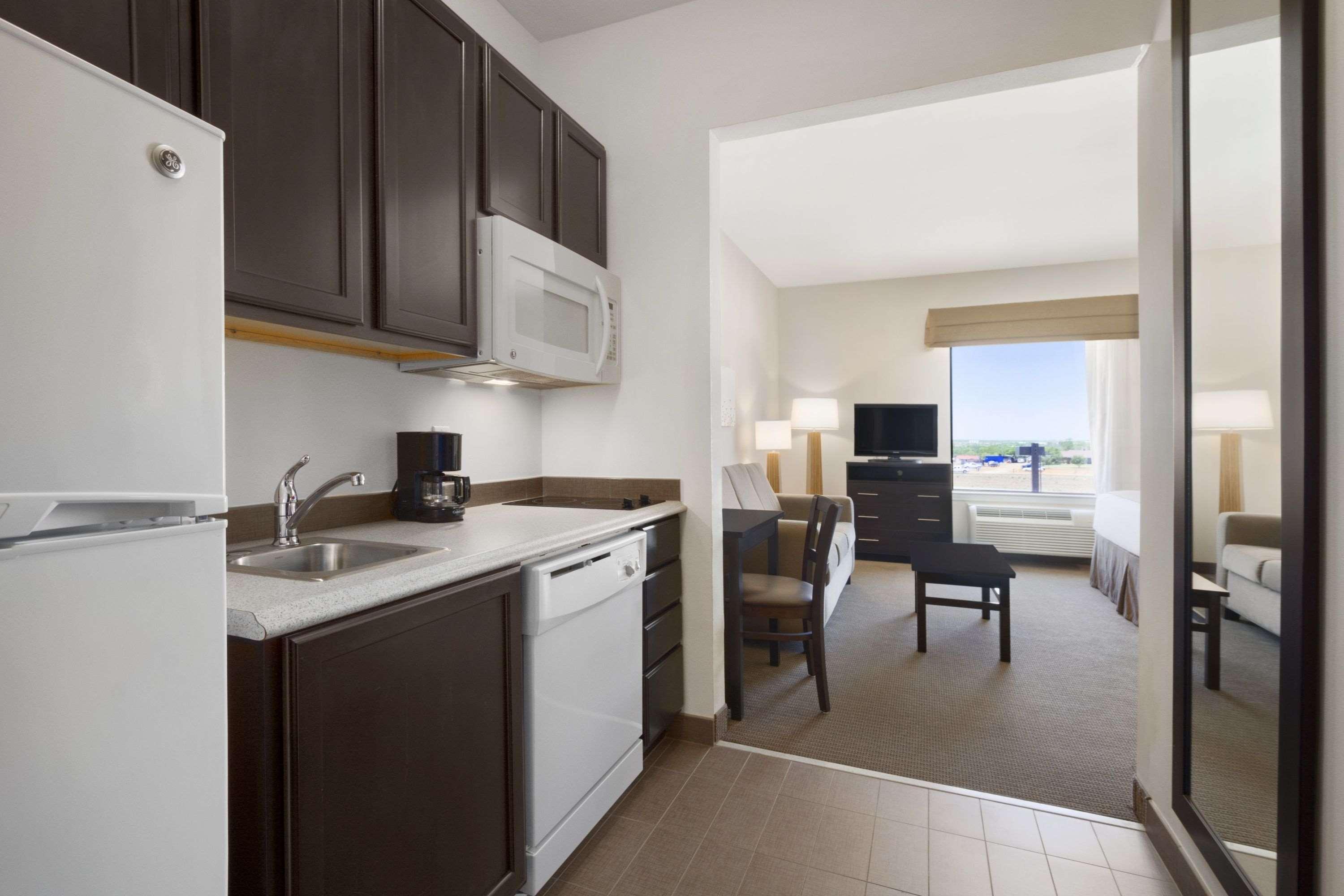 Petrostay Inn & Suites Cotulla Exterior foto
